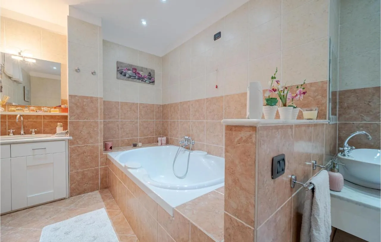 Holiday home 5 Bedroom Stunning Home In Chiavari