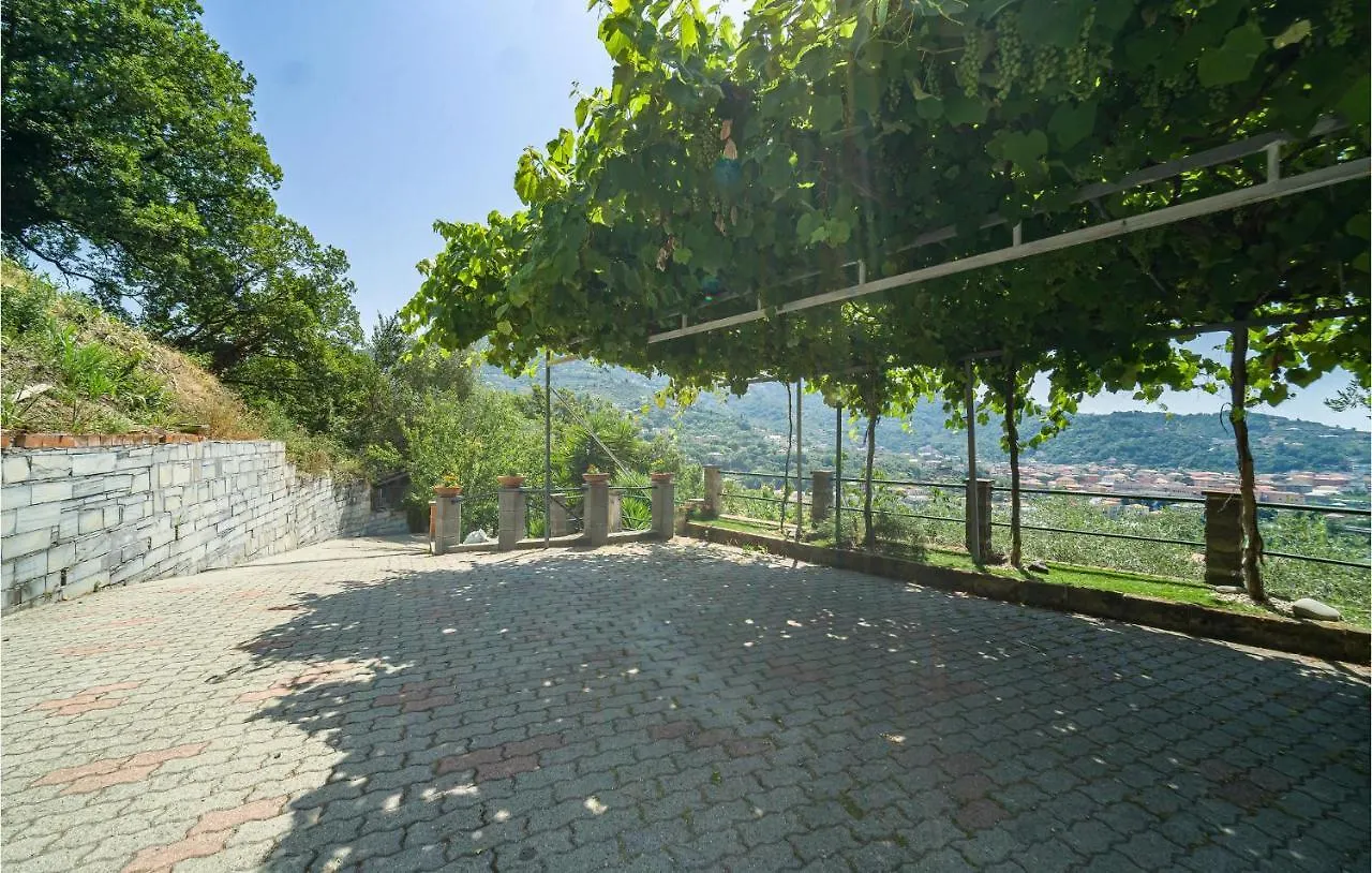 Holiday home 5 Bedroom Stunning Home In Chiavari