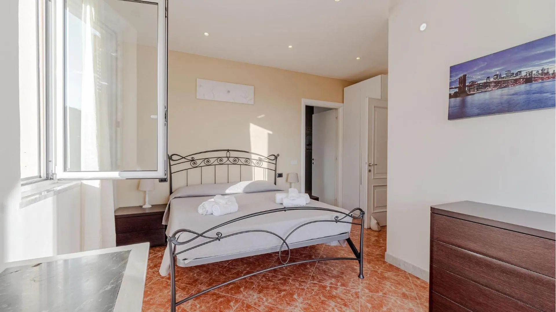 5 Bedroom Stunning Home In Chiavari Italy
